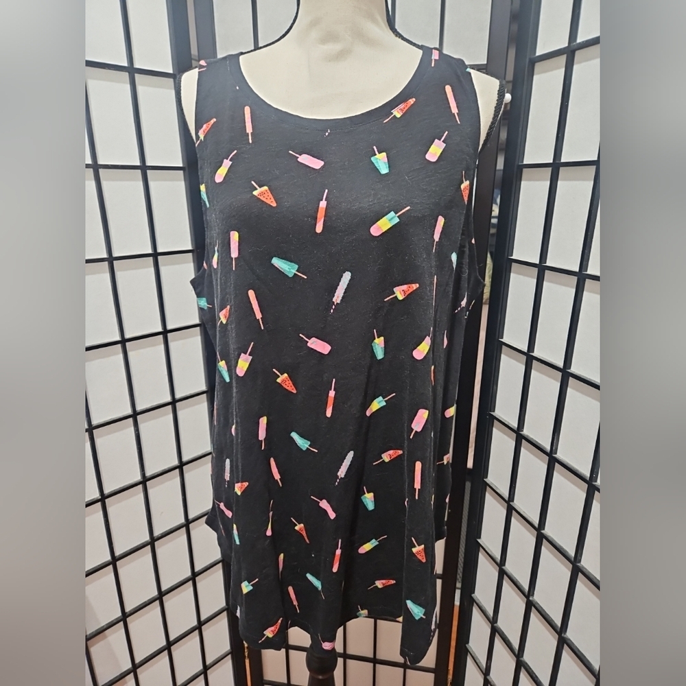 NWT TORRID Size 1 (1X) Black Ice Cream Scoop Neck Tank TopNWT TORRID Size 1 (1X)